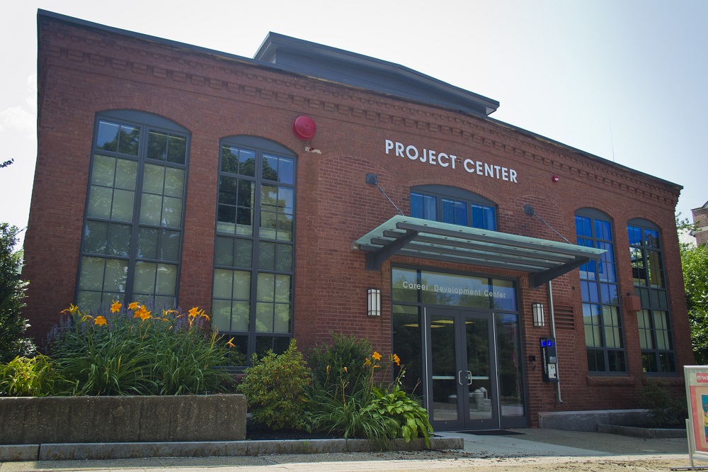 Career Development Center Helps Students Persevere with Job Prospects